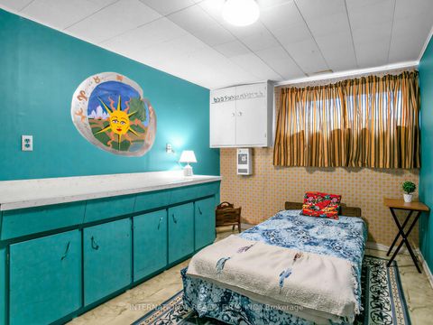 Photo 31 at 5 Castlebar Road, Queensway, Toronto