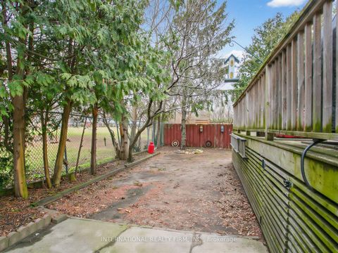 Photo 36 at 5 Castlebar Road, Queensway, Toronto