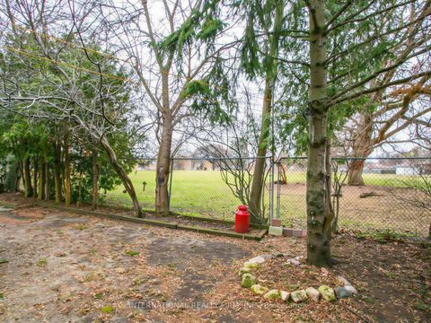 Photo 39 at 5 Castlebar Road, Queensway, Toronto