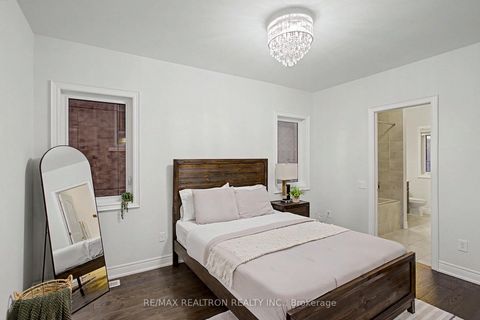 Photo 37 at 12 Hurst Avenue, Patterson, Vaughan