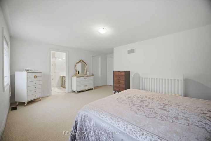 Photo 18 at 11 Sinatra Street, Wellington North, Brampton