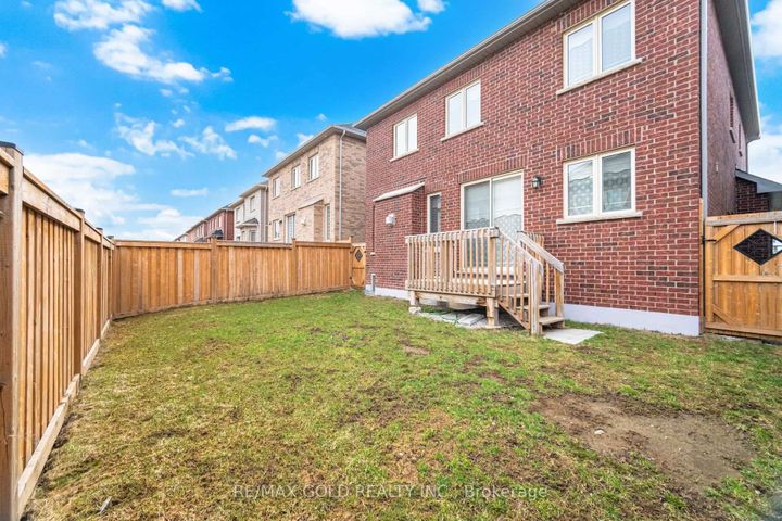 Photo 35 at 11 Sinatra Street, Wellington North, Brampton