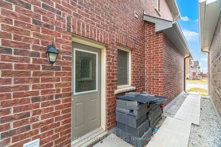 Photo 36 at 11 Sinatra Street, Wellington North, Brampton