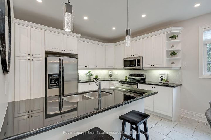 Photo 7 at 2263 Wuthering Heights Way, BC Bronte Creek, Oakville