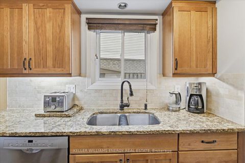 Photo 11 at 751 Bennett Crescent, Pinecrest, Oshawa