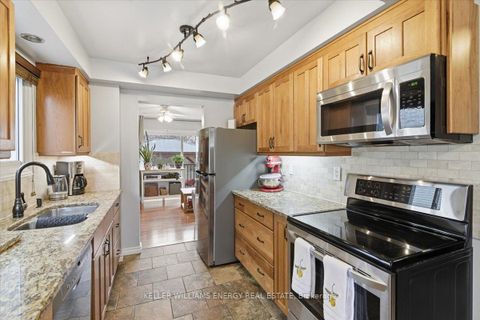 Photo 12 at 751 Bennett Crescent, Pinecrest, Oshawa