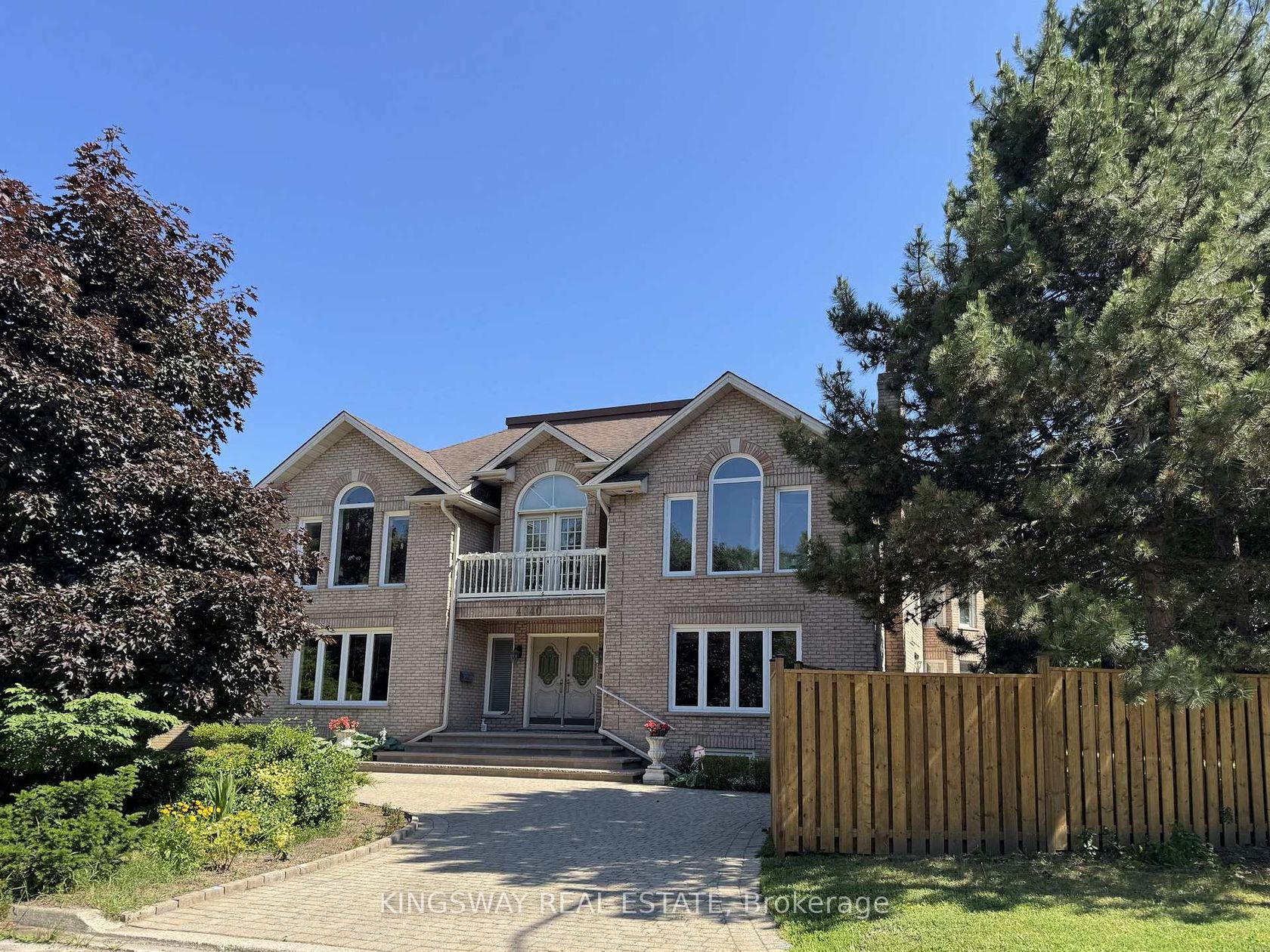 4040 Lookout Court, Rathwood, Mississauga by Loree Meneguzzi Real Estate 4040 Lookout Court, Rathwood, Mississauga