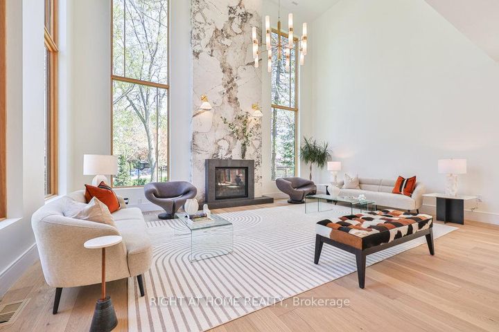 Photo 1 at 920 Calder Road, Clarkson, Mississauga