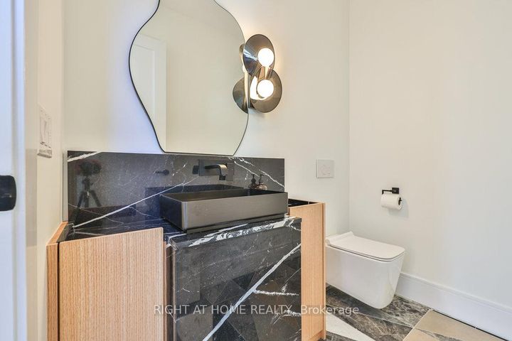 Photo 7 at 920 Calder Road, Clarkson, Mississauga