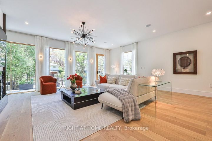 Photo 14 at 920 Calder Road, Clarkson, Mississauga