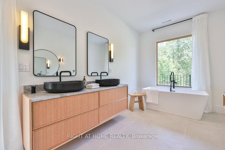 Photo 23 at 920 Calder Road, Clarkson, Mississauga