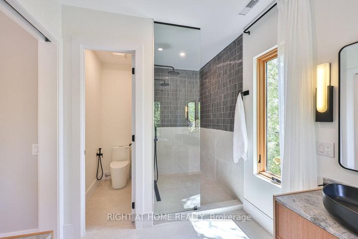 Photo 25 at 920 Calder Road, Clarkson, Mississauga