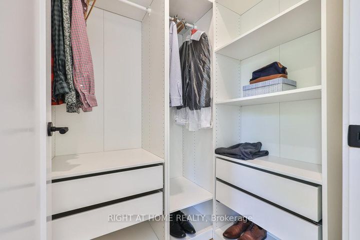 Photo 31 at 920 Calder Road, Clarkson, Mississauga