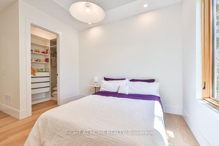 Photo 36 at 920 Calder Road, Clarkson, Mississauga