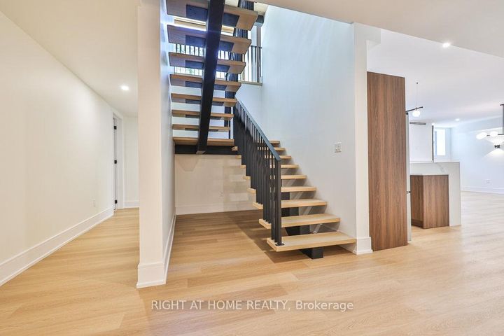 Photo 38 at 920 Calder Road, Clarkson, Mississauga