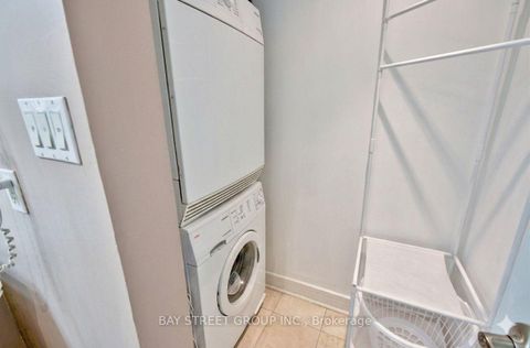 Photo 4 at Uph3 - 1 Avondale Avenue, Willowdale East, Toronto