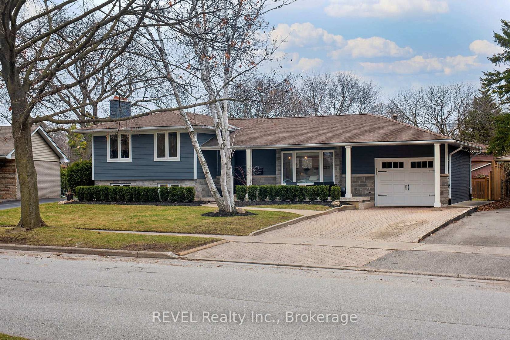 3394 Guildwood Drive, Roseland, Burlington 