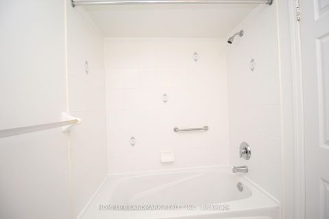 Photo 6 at 708 - 11 Oneida Crescent, Langstaff, Richmond Hill