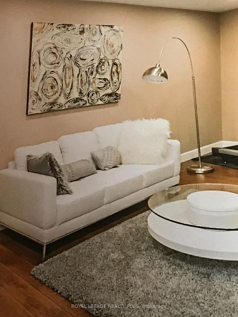 Photo 8 at 12 - 358 Little Avenue, Painswick North, Barrie