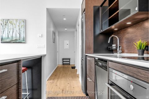 Photo 4 at 1804 - 75 St Nicholas Street, Bay Street Corridor, Toronto