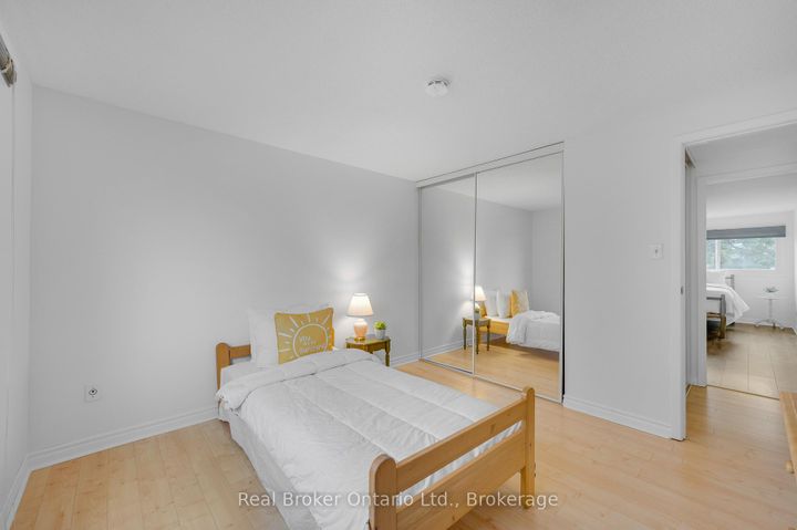 Photo 33 at 6366 Miller's Grove, Meadowvale, Mississauga