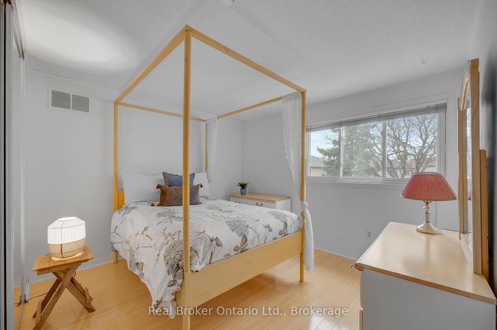 Photo 37 at 6366 Miller's Grove, Meadowvale, Mississauga