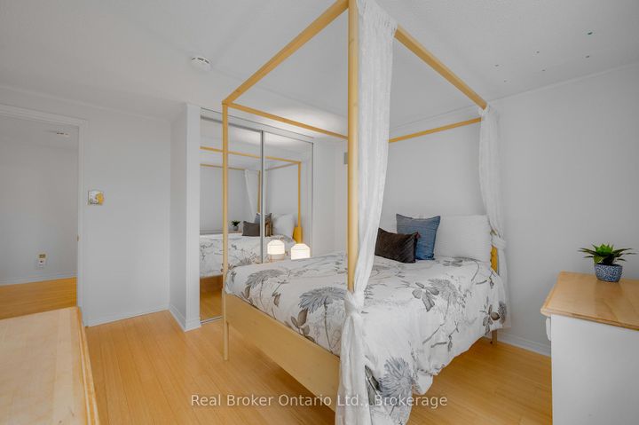 Photo 38 at 6366 Miller's Grove, Meadowvale, Mississauga