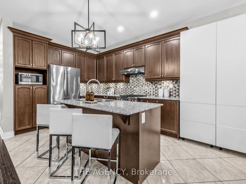 Photo 16 at 22 Andreeta Drive, Kleinburg, Vaughan
