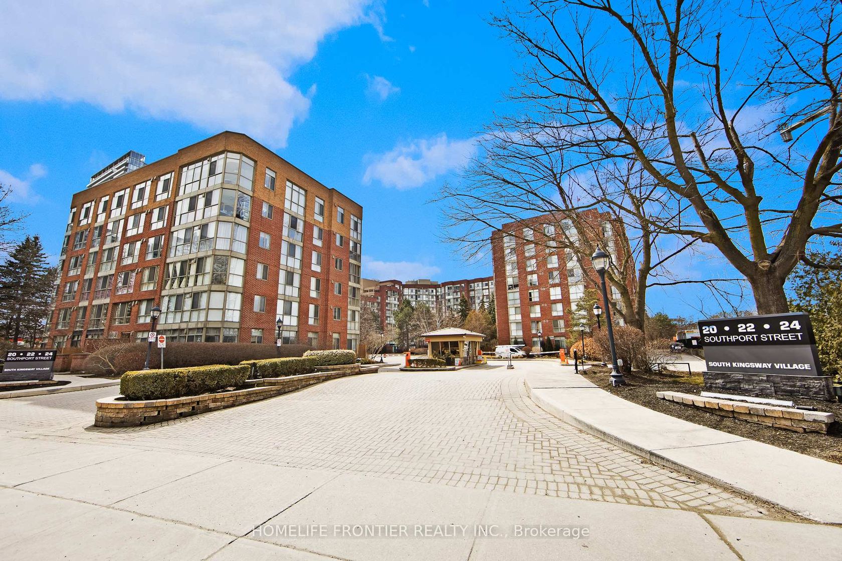 440 - 22 Southport Street, Swansea, Toronto by Loree Meneguzzi Real Estate 440 - 22 Southport Street, Swansea, Toronto