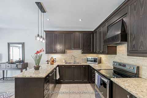 Photo 19 at 44 Madison Avenue, Oak Ridges, Richmond Hill