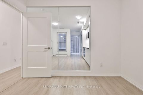 Photo 11 at 515 - 8 WIDMER Street, Waterfront Communities C1, Toronto