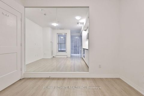 Photo 12 at 515 - 8 WIDMER Street, Waterfront Communities C1, Toronto