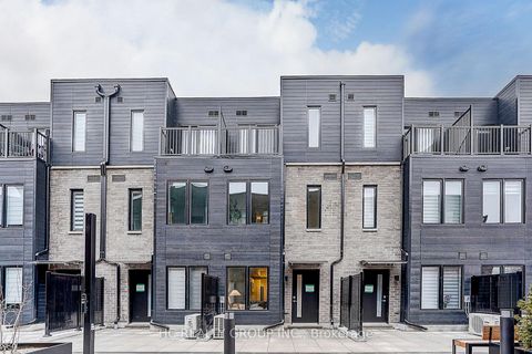 Photo 1 at 27 - 3079 Pharmacy Avenue, L'Amoreaux, Toronto