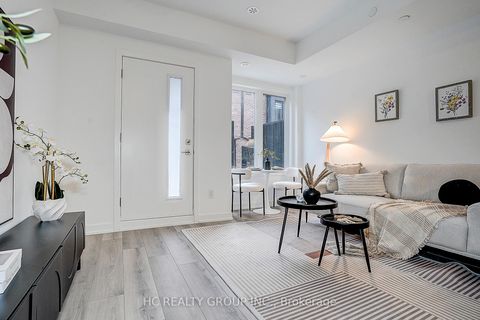 Photo 9 at 27 - 3079 Pharmacy Avenue, L'Amoreaux, Toronto