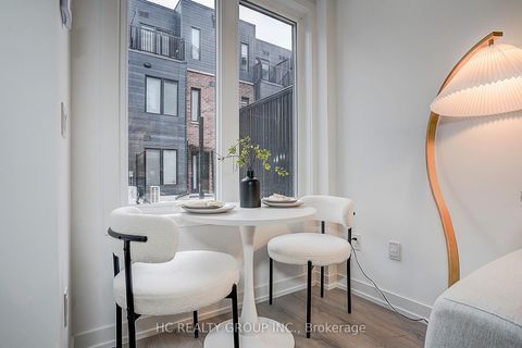 Photo 10 at 27 - 3079 Pharmacy Avenue, L'Amoreaux, Toronto