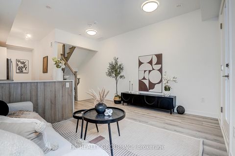 Photo 11 at 27 - 3079 Pharmacy Avenue, L'Amoreaux, Toronto