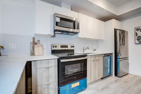 Photo 12 at 27 - 3079 Pharmacy Avenue, L'Amoreaux, Toronto