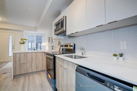 Photo 13 at 27 - 3079 Pharmacy Avenue, L'Amoreaux, Toronto