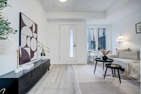 Photo 15 at 27 - 3079 Pharmacy Avenue, L'Amoreaux, Toronto