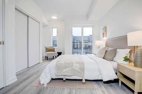 Photo 22 at 27 - 3079 Pharmacy Avenue, L'Amoreaux, Toronto