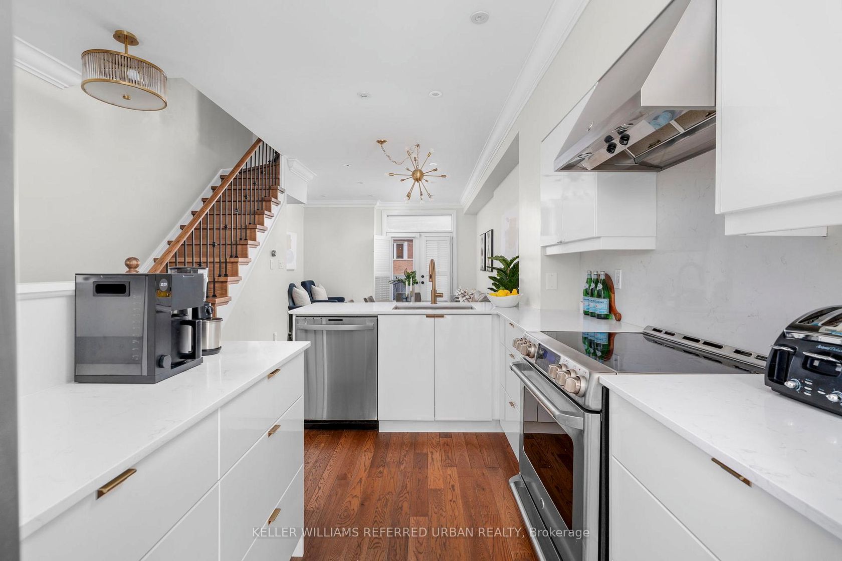 23 East York Avenue, Broadview North, Toronto by Loree Meneguzzi Real Estate 23 East York Avenue, Broadview North, Toronto