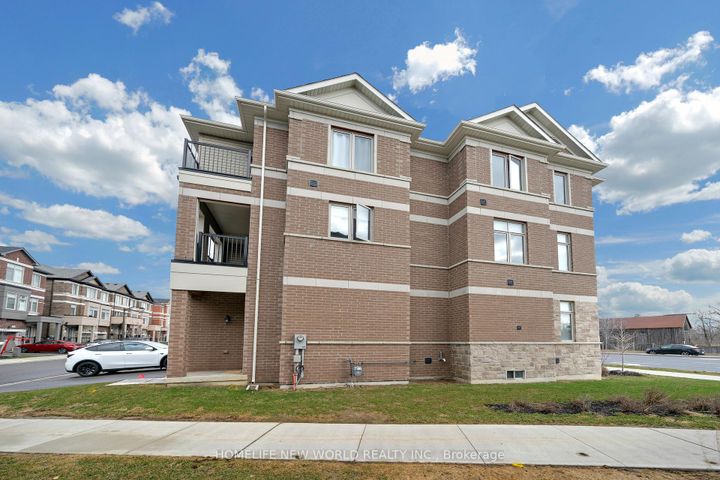 Photo 3 at 61 Carneros Way, Box Grove, Markham