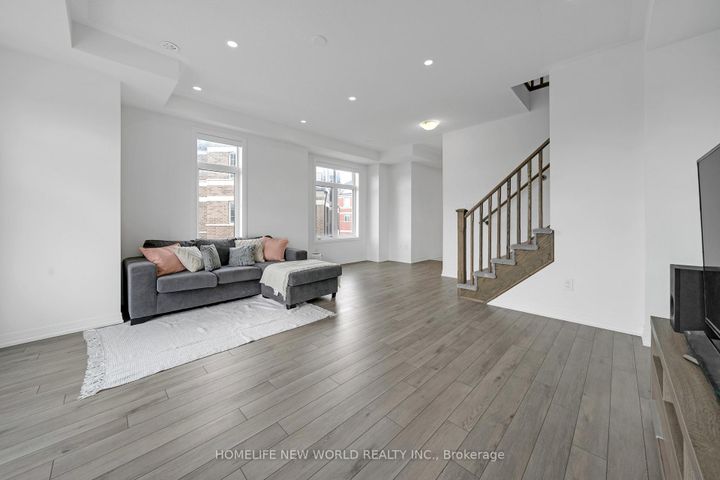 Photo 15 at 61 Carneros Way, Box Grove, Markham