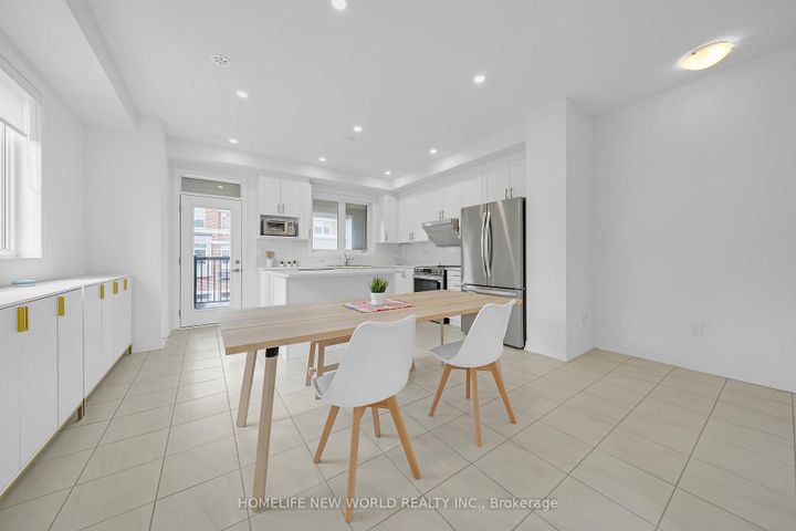 Photo 19 at 61 Carneros Way, Box Grove, Markham