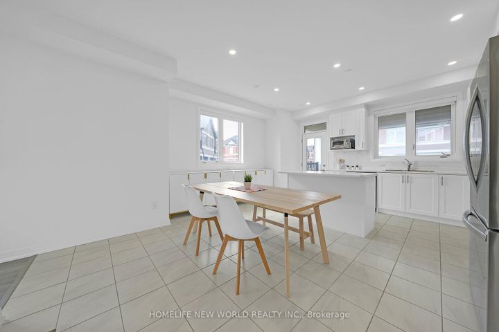 Photo 20 at 61 Carneros Way, Box Grove, Markham