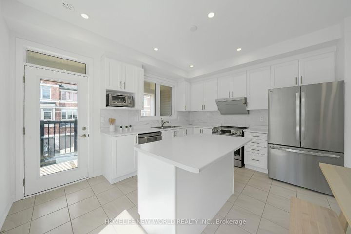 Photo 23 at 61 Carneros Way, Box Grove, Markham