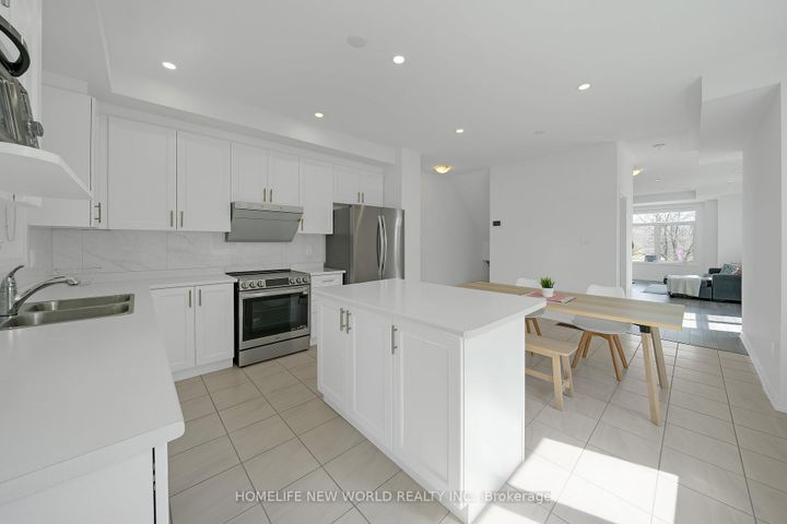 Photo 24 at 61 Carneros Way, Box Grove, Markham