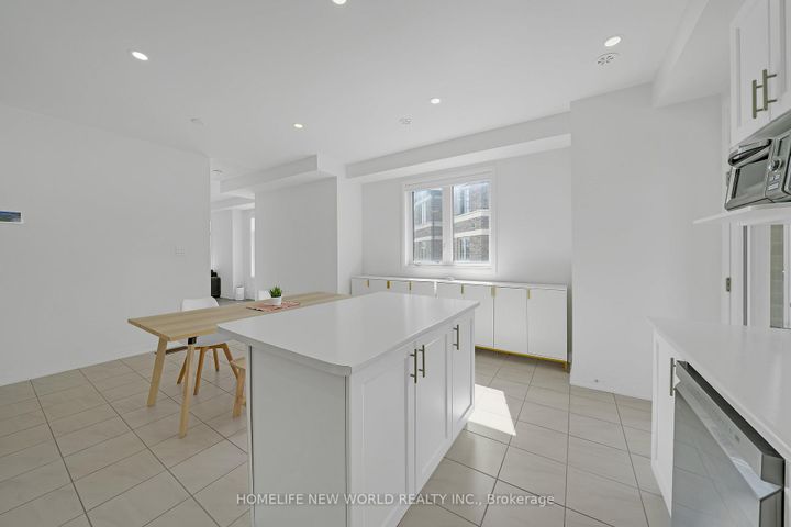 Photo 25 at 61 Carneros Way, Box Grove, Markham