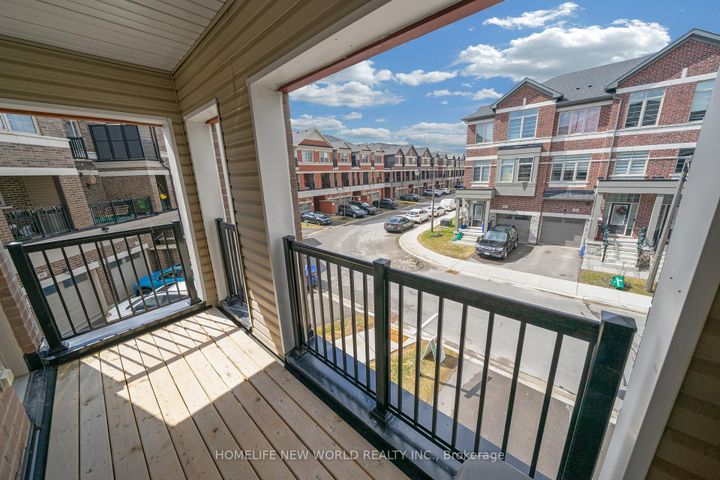 Photo 27 at 61 Carneros Way, Box Grove, Markham