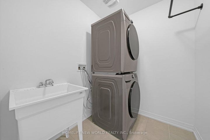 Photo 42 at 61 Carneros Way, Box Grove, Markham